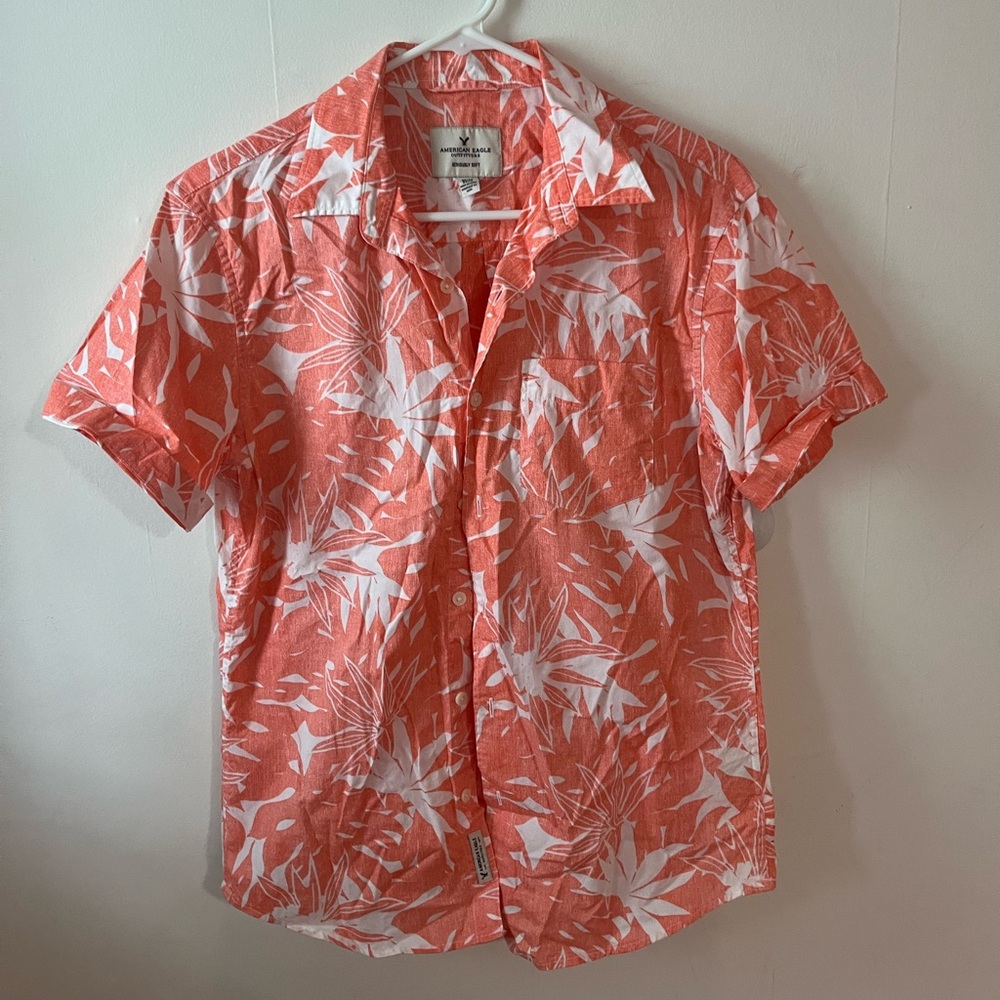 American Eagle Men’s Floral Button Down Shirt XS coral white